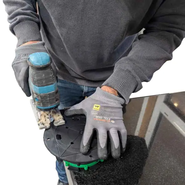 Vorbereitung: EasyPro Stelzlager an der Basis zuschneiden