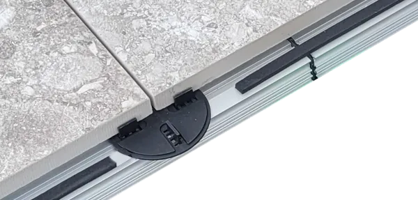 Ambientefoto des Fugentellers mit dem Schienensystem Slim Easy