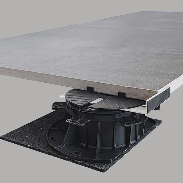 Aufgesetzte Platte bei Sideline Vorderansicht