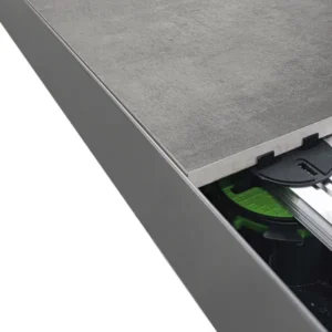 Fertig montierte Randverkleidung auf dem Schienensystem