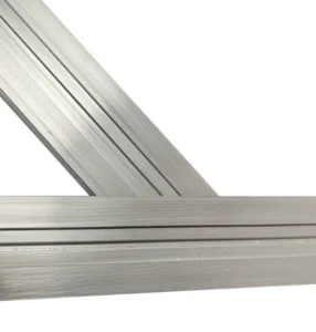 Schräger Anschluss zweier Basisprofile von oben gesehen