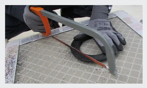 Zuschneiden der Basis des Stelzlagers Professional