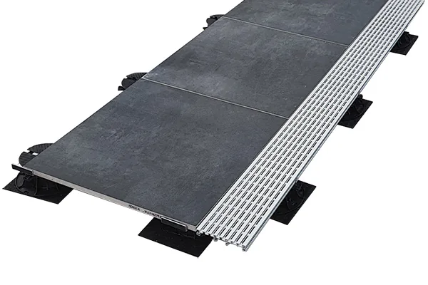 Montiertes Raingrid auf Stelzlager Titan