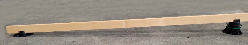 Neue Funktionsweise Gefälleerzeugung bei selbstnivellierenden Stelzlagern EasyPro für Holz-Unterkonstruktionen